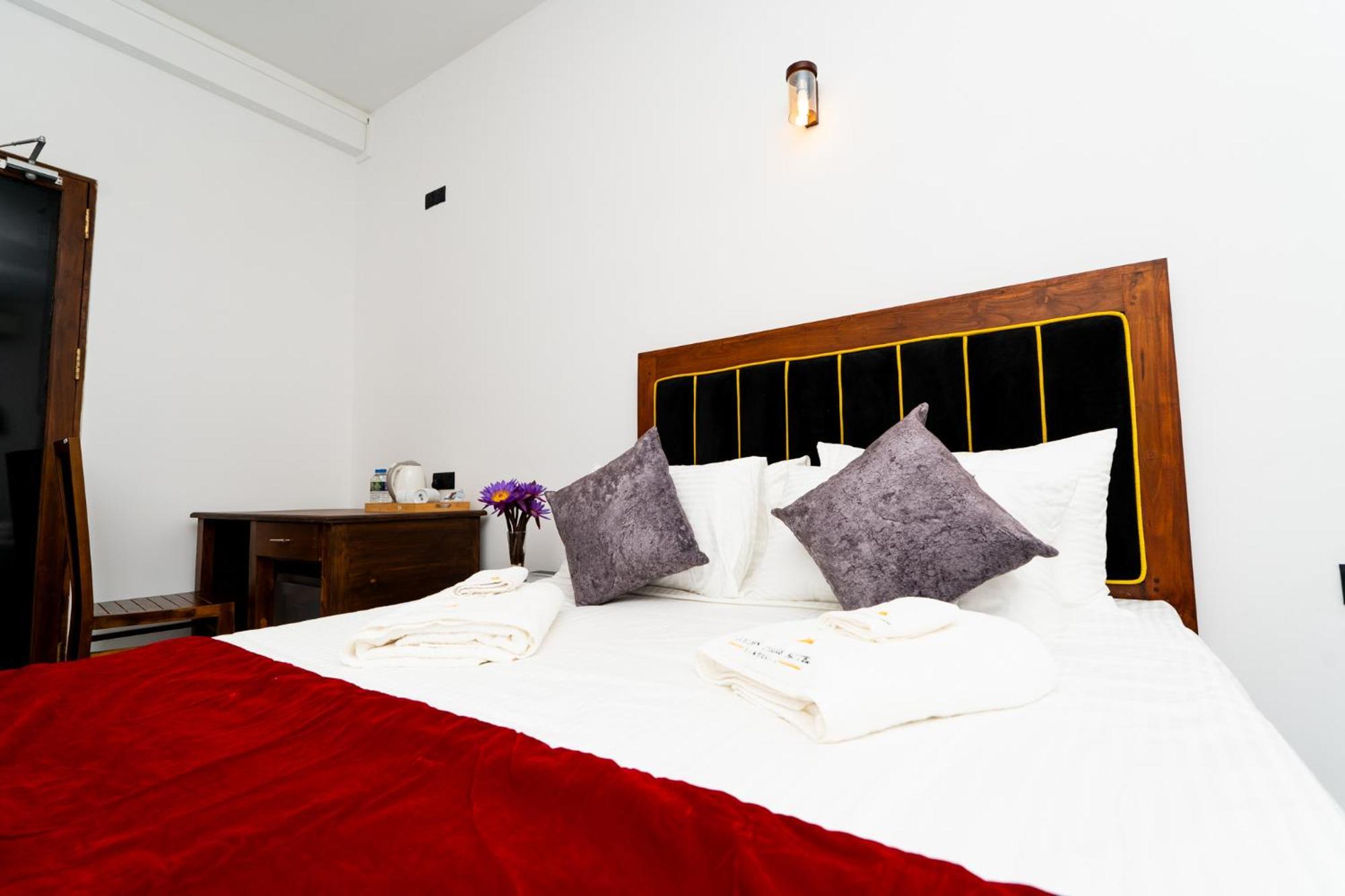 Golden Stars Hotel Дамбулла Экстерьер фото