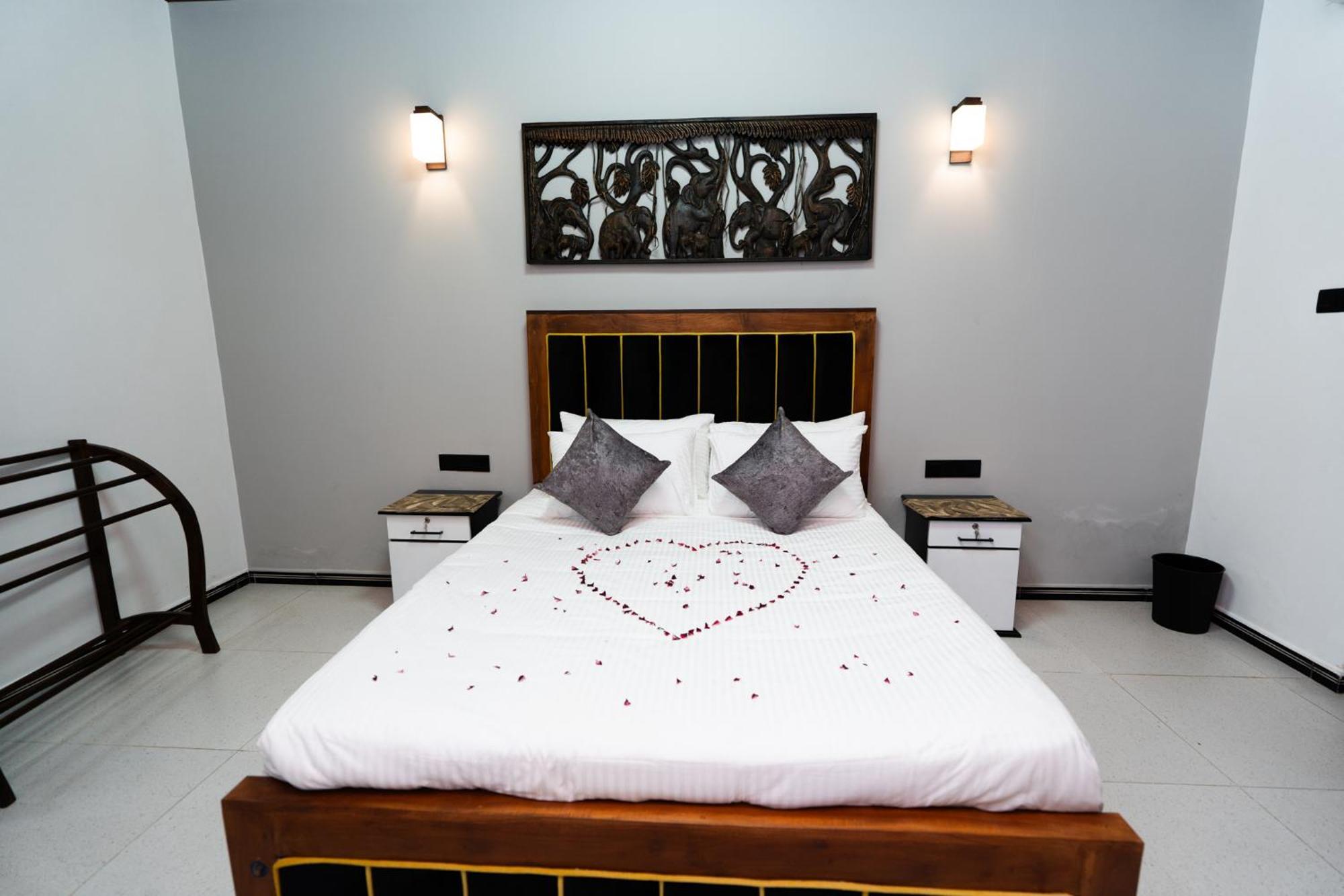 Golden Stars Hotel Дамбулла Экстерьер фото