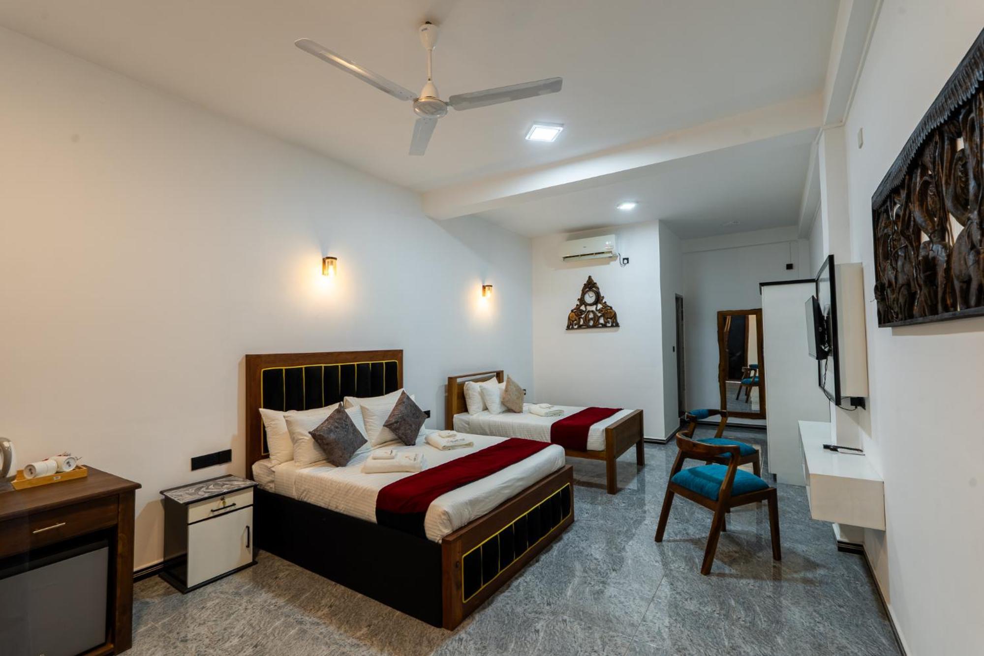 Golden Stars Hotel Дамбулла Экстерьер фото