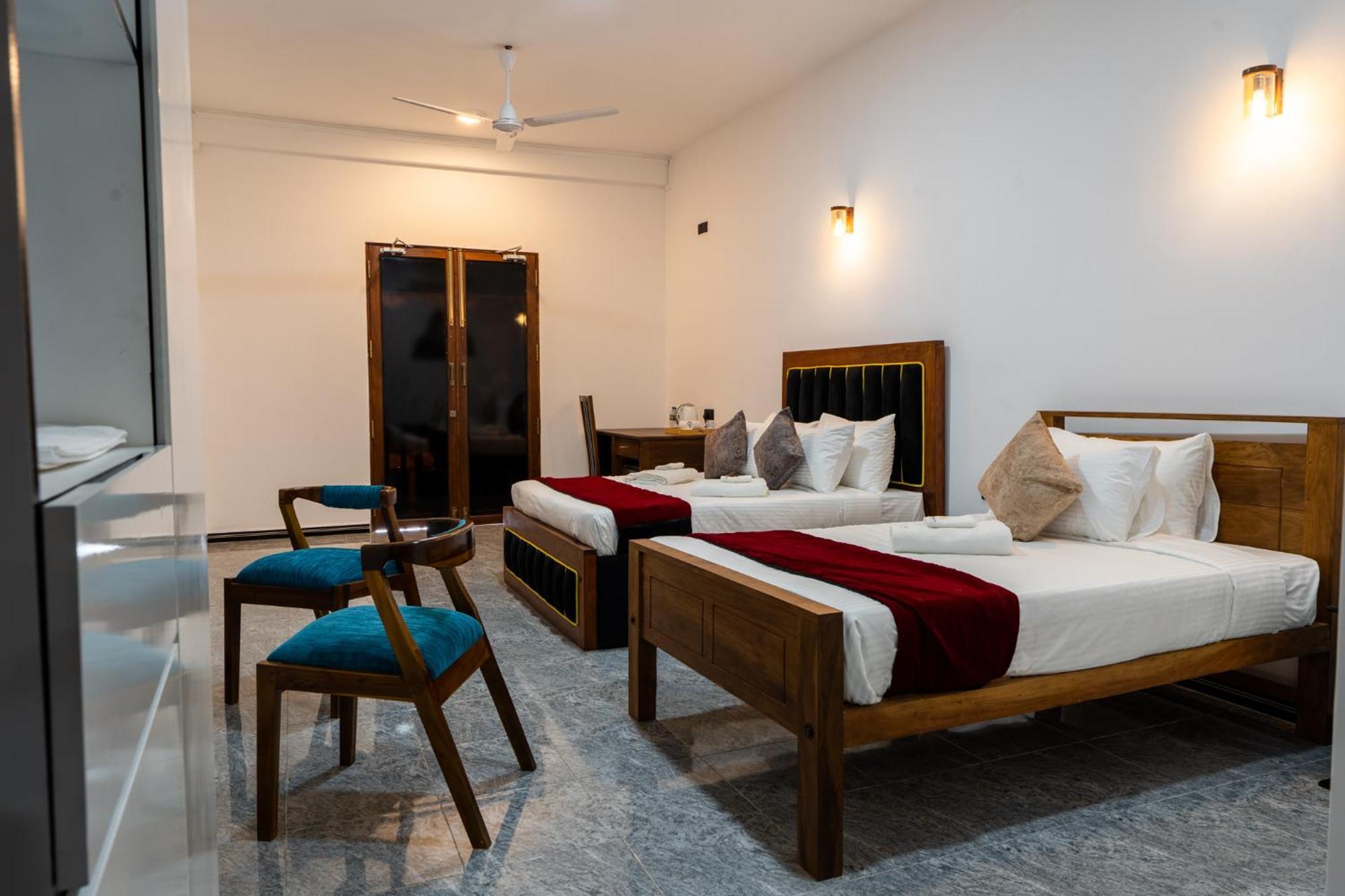 Golden Stars Hotel Дамбулла Экстерьер фото