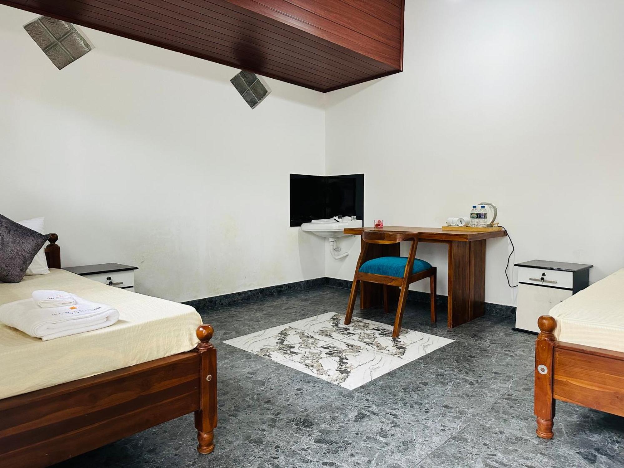 Golden Stars Hotel Дамбулла Экстерьер фото